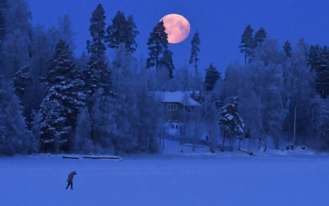 Täydenkuun aikaan Varissalmessa